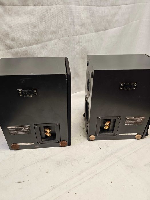 Titlu: Boxe Raft Surround Onkyo THXS-1L THXS-1R Certificare Lucasfilm THX Made in Germany Borne Aurite Proiect Reconditionare Camera Copii Jucarii