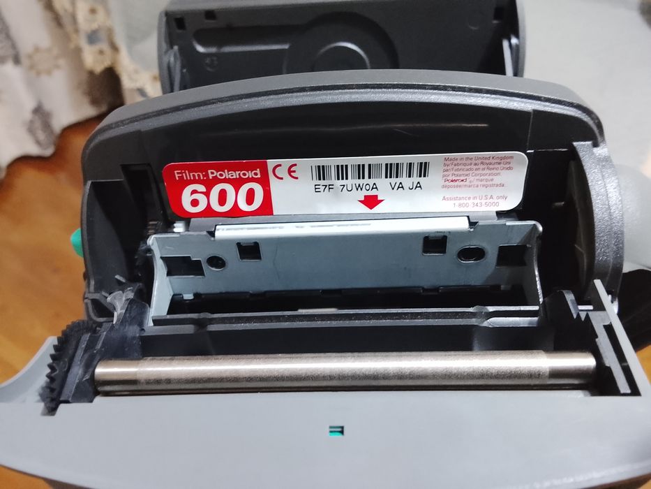 Polaroid фотокамера 600 instant camera