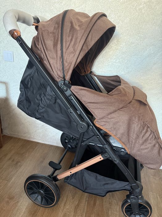 Продам коляску прогулочную фирмы Baby stroller