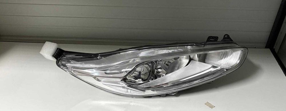 Far Ford Fiesta – Dreapta – C1BB – NOU