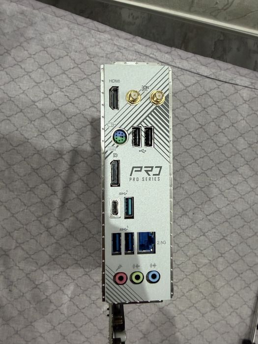 Продам материнскую плату ASRock b760m