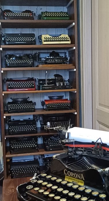 Masina de scris antica