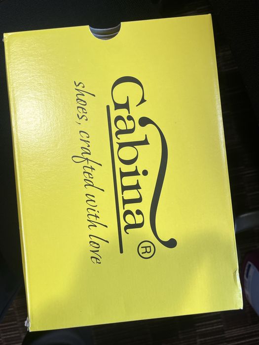 Черни велурени обувки Gabina