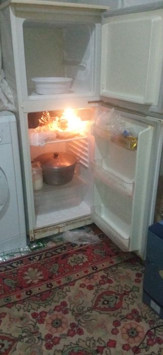 Xolodilnik Samsung sotiladi.