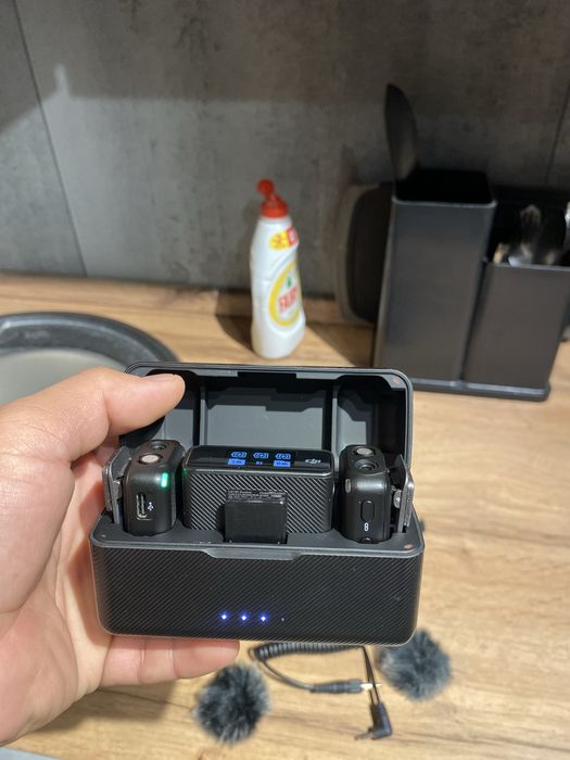 Микрофон DJI Mic (2TX + 1RX + Charging Case) черный