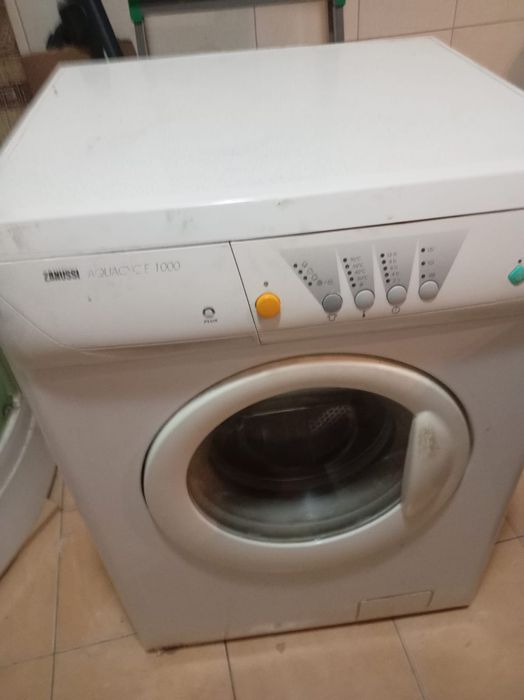 Продам нерабочую стиральную машину