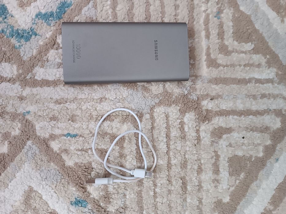 Продам повербанк от самсунга