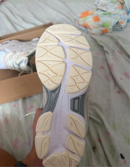Adidasi Asics noi