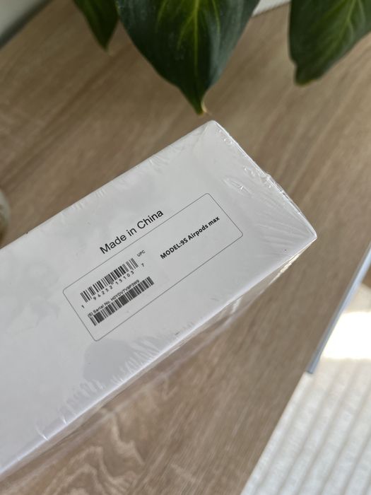 Наушник airpods