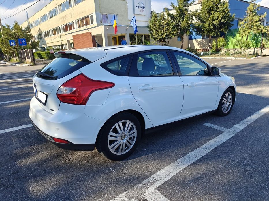 FORD Focus 2013 — imagine 5