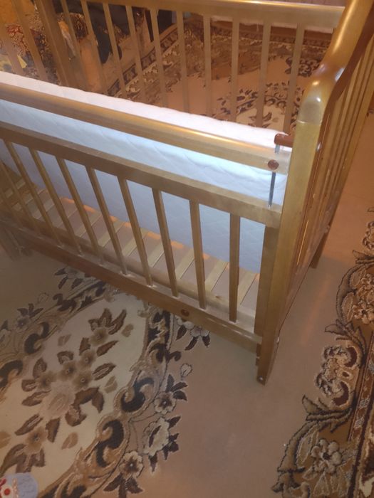 Детская кроватка.