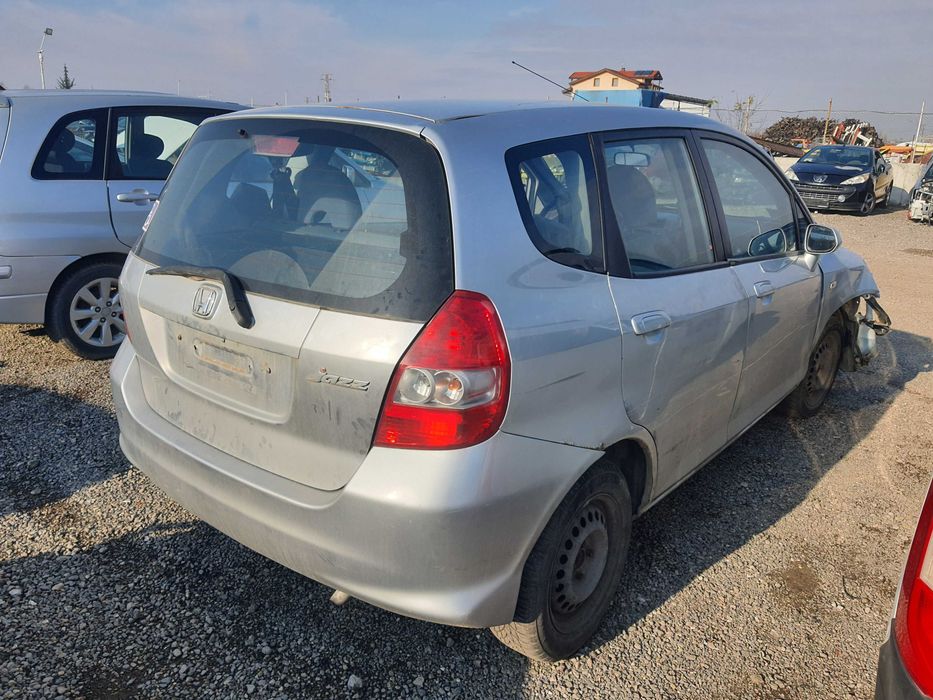 На части! Honda Jazz 1.3
