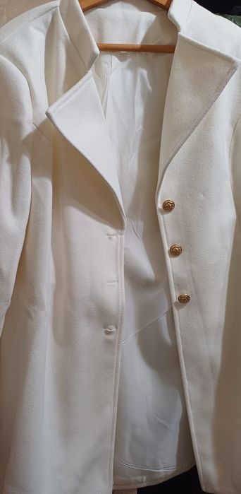 Дамско палто слонова кост