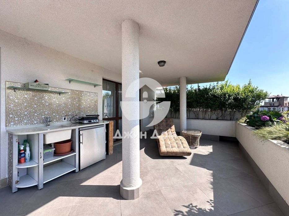 Просторен луксозен тристаен апартамент в к-с Посейдон, гр. Несебър