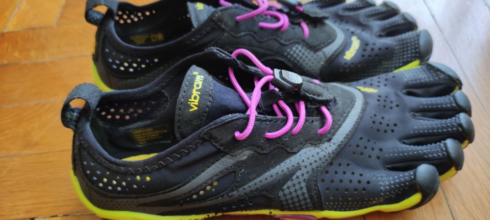 "Маратонки" VIBRAM Five Fingers, отговарят на номер 37,  стелка 23см