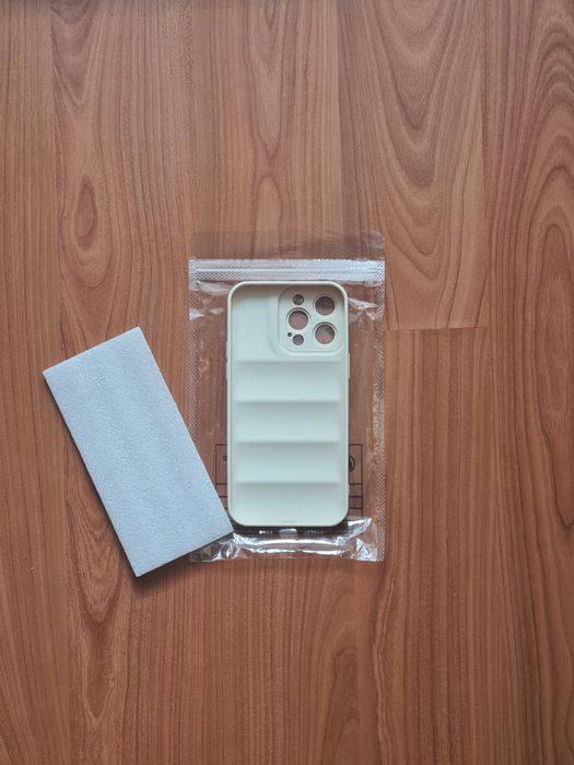 Huse  14 Pro Max   -  Noi