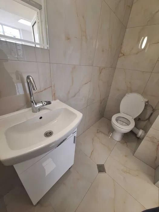 Дава се под наем Магазин в Бургас, Меден рудник - зона В - 96 кв.м за 510 € - Снимка #3