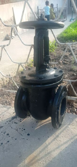 Чугунная задвижка