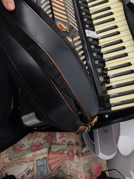 Acordeon Parrot 120 basi