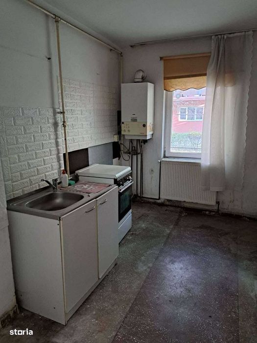 Apartament de vanzare 2 camere , Micro 16 , parter , 53.000 euro neg.