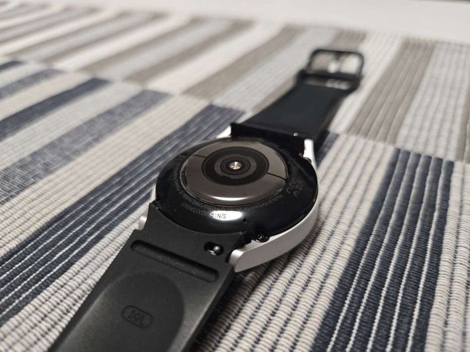 Продавам часовник Samsung Galaxy Watch 5 40mm BT