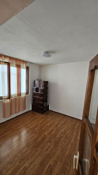 Apartament Strehaia cu 3 camere