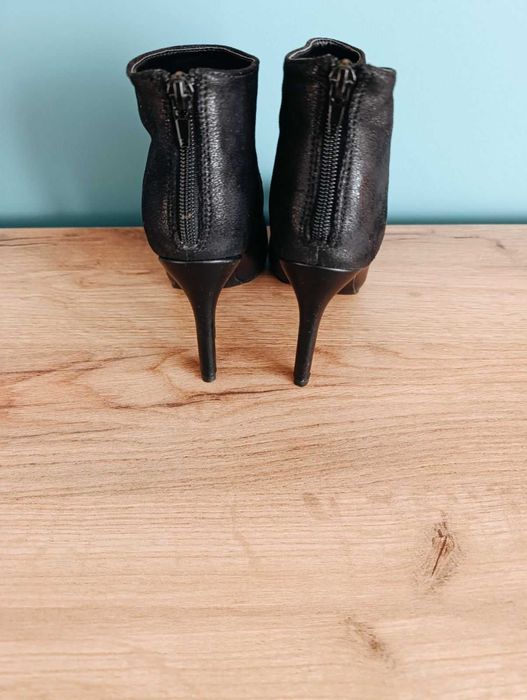 Стилни боти PAOLO BOTTICELLI с ток – комфорт и елегантност!