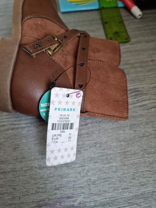 Ghetuțe de primăvară noi; superbe, Primark
