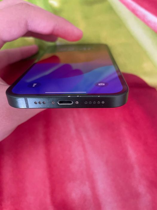 iPhone 13 в хорошем состоянии