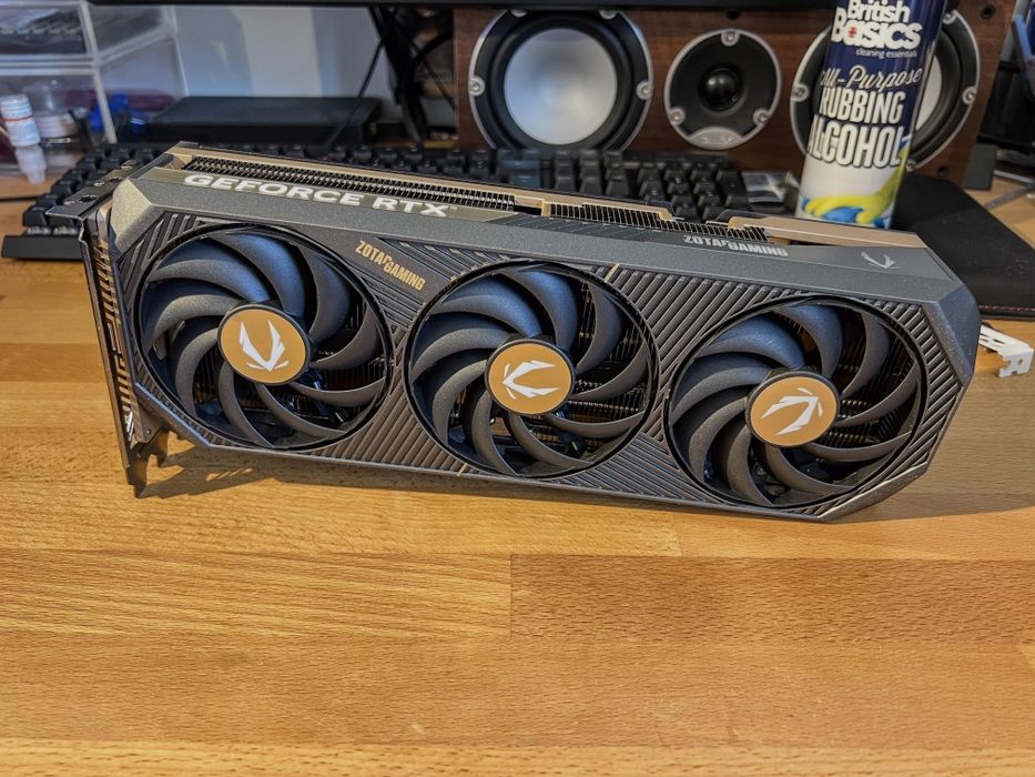 RTX 5080  Zotac Solid OC