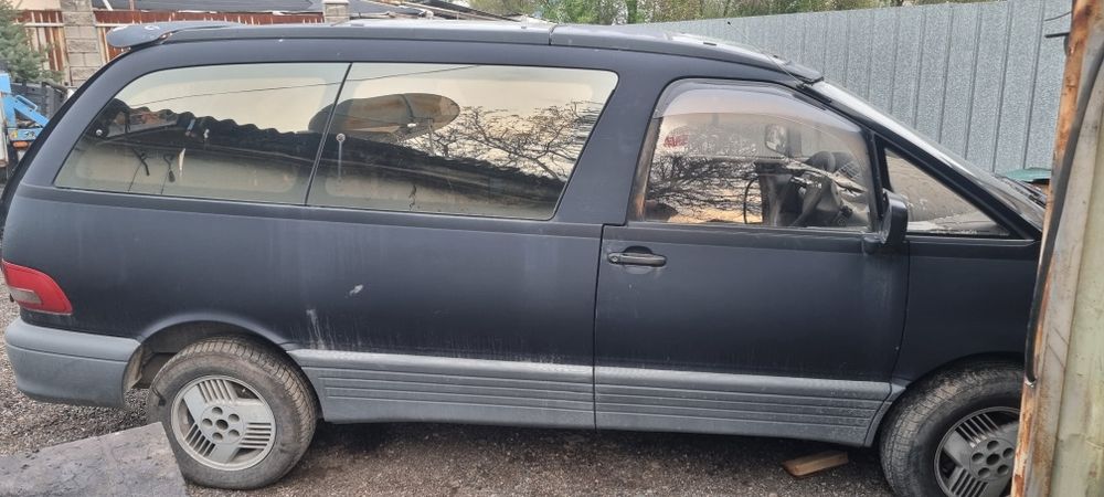 Машину продам по запчестям.