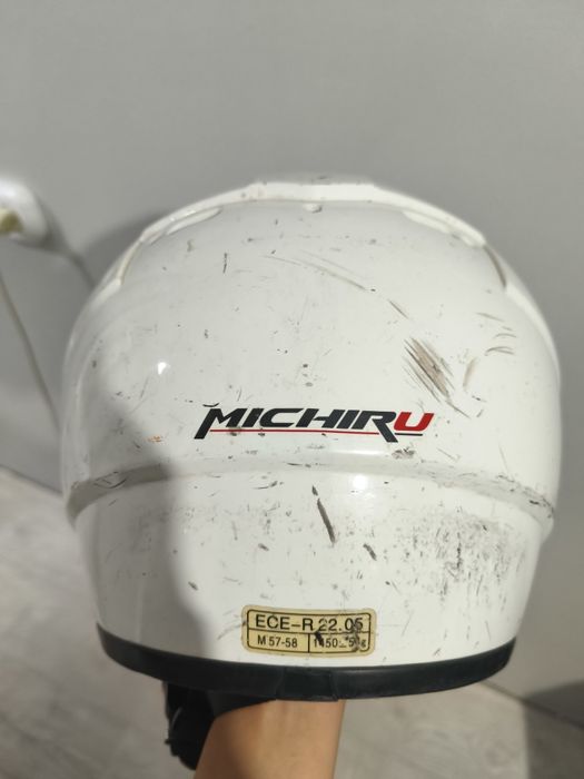 продам шлемы белый и синий