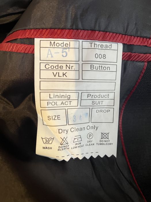 Продам костюм тройка 8-9 лет