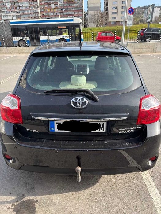 Продавам Toyota Auris 2.0 D4D