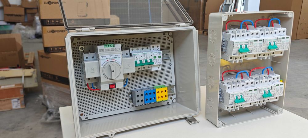 Suntree Автоматични Ум шалтери 63А монофазен/трифазен мрежа/инвертор