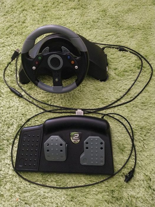 Продавам комплект волан и педали за xbox 360