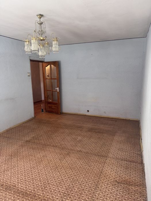 Apartament decomandat de vanzare. Cartier sararilor