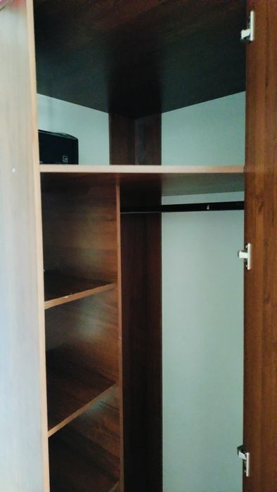 Продам угловой шифонер