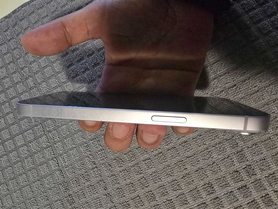 Apple iPhone 14 128GB Starlight | Отлично състояние | iOS 26.7.1 | Батерия 74%