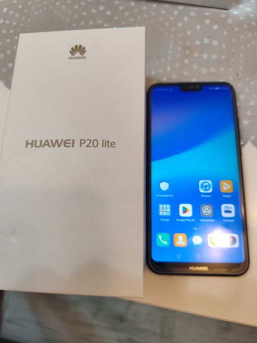 Смартфон Huawei P20 Lite