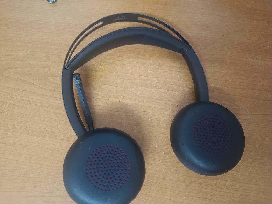 Casti / Headset PC wireless Poly Voyager Focus 2M & stand de incarcare