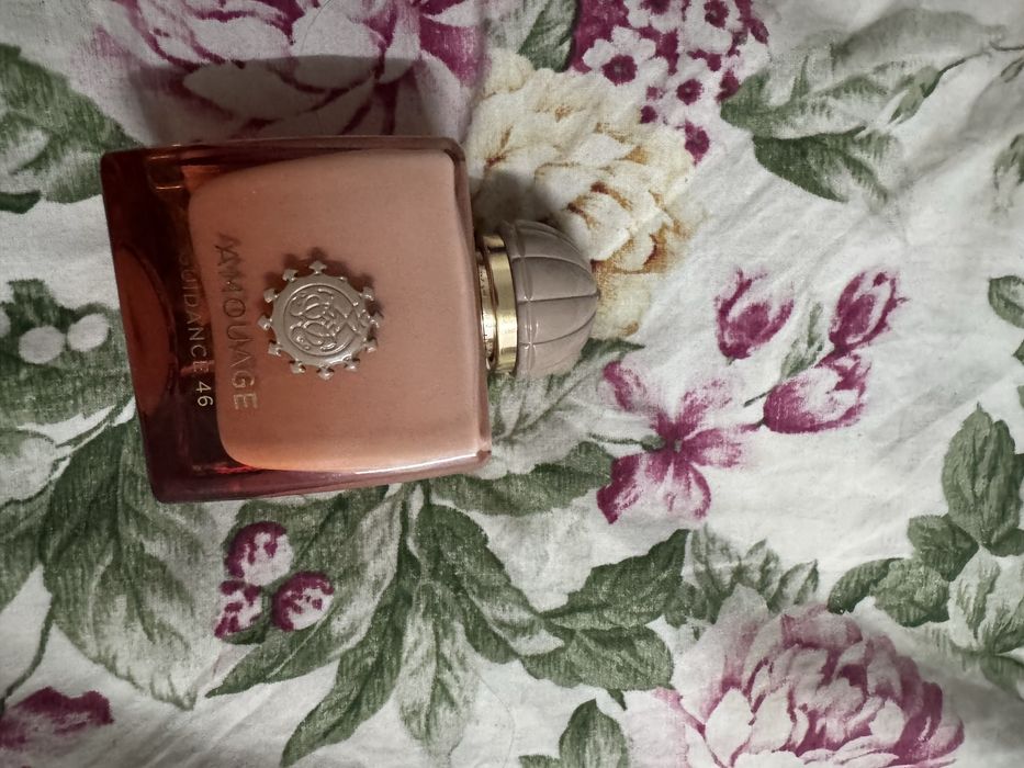 Екі парфюм сатылады