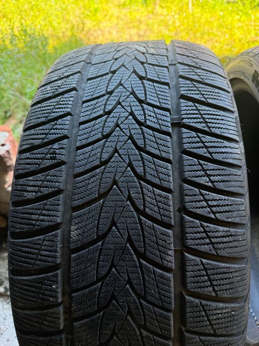Гуми 255/35/20 сезонни