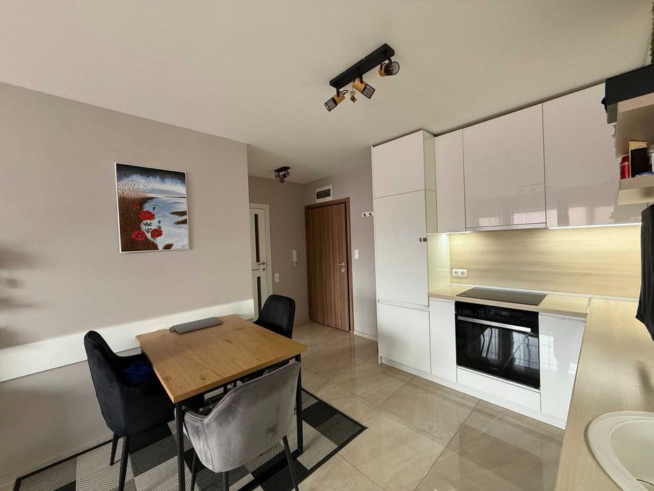 Собственик - Напълно обзаведен двустаен апартамен