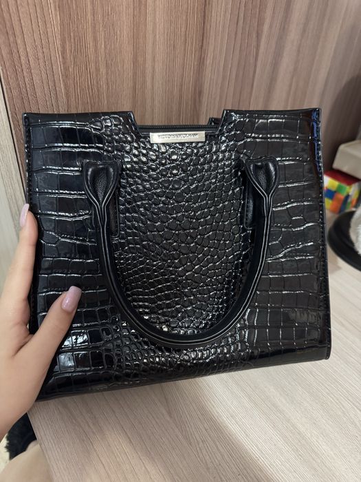 Сумка лаковая, черная