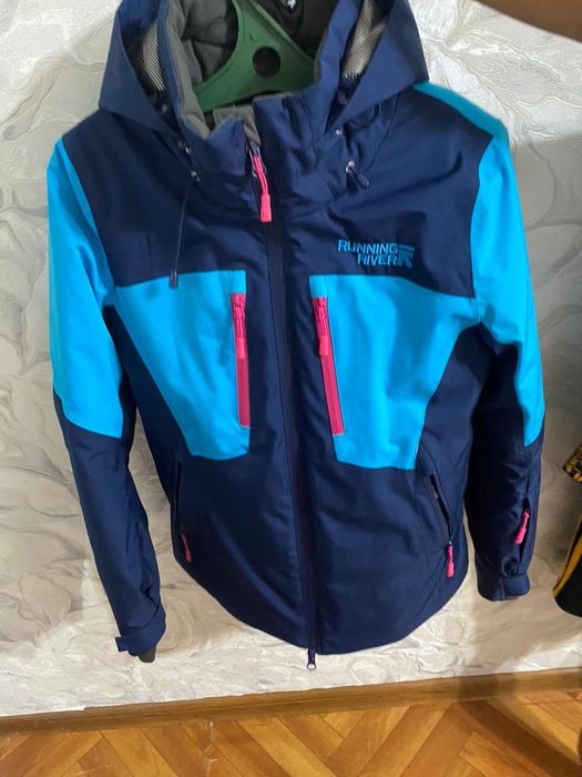 Продам лыжные костюмы