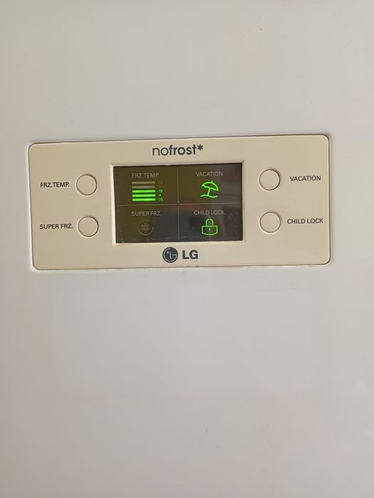 Хладилник с фризер LG