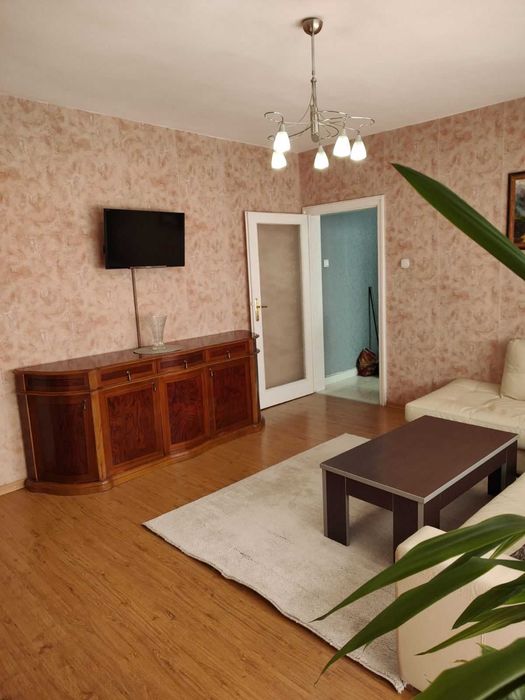 Дава се под наем Четиристаен апартамент в Пловдив, Център - 120 кв.м за 510 € - Снимка #2