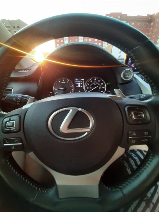 Продам Lexus NX 300