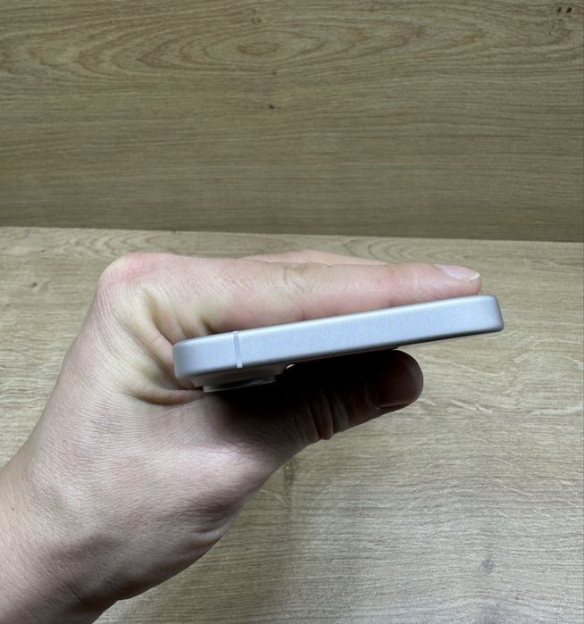 iPhone 16  ALB  Totul Original